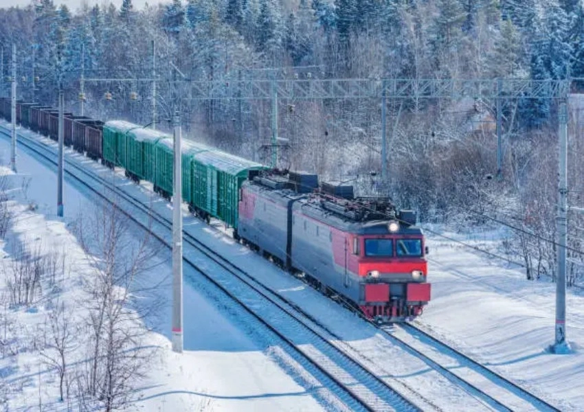 Rail Freight vs Trucking from China to Russia: Which Is Better